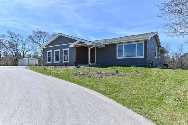 S87W31321 Meyer DRIVE, Mukwonago, WI 53149