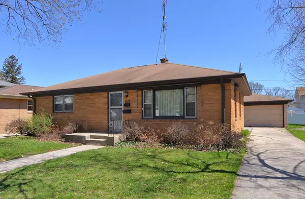 2823 Cleveland AVENUE, Racine, WI 53405