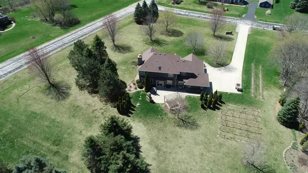 Hubertus, WI 53033,1430 Hilltop View COURT