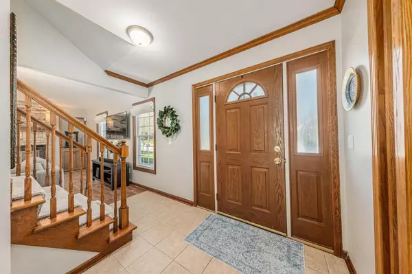 Waukesha, WI 53188,2910 Farm View COURT