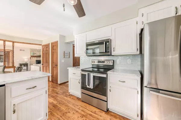 Waukesha, WI 53188,2910 Farm View COURT