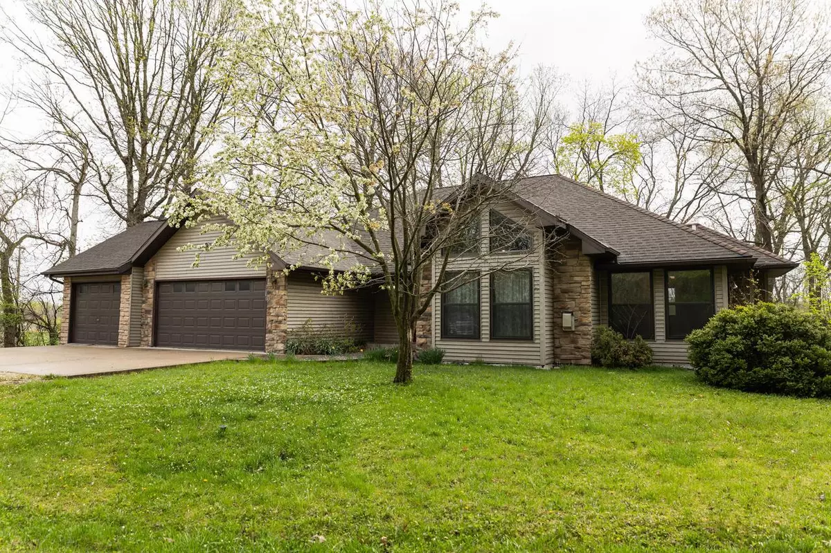 Fort Atkinson, WI 53538,1000 Whitetail DRIVE #14