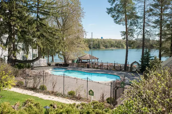 Elkhart Lake, WI 53020,279 Victorian Village DRIVE #40