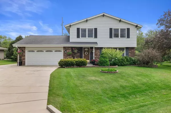S78W17733 Canfield DRIVE, Muskego, WI 53150