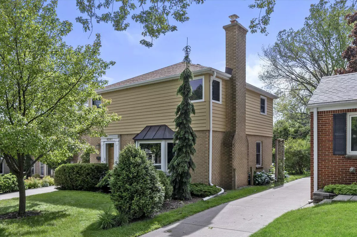 Whitefish Bay, WI 53217,6261 N Bay Ridge AVENUE