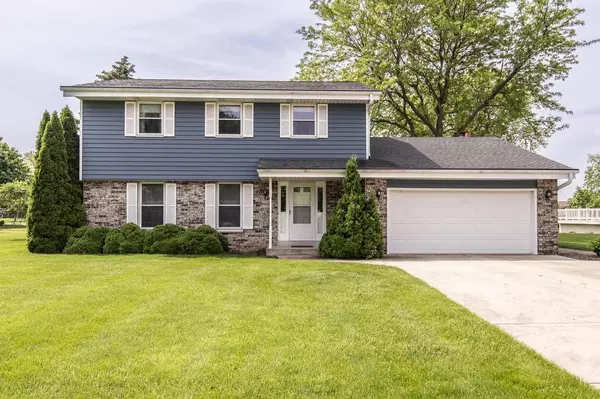 S103W21003 Heather LANE, Muskego, WI 53150
