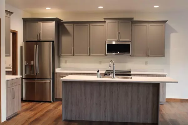 Kewaskum, WI 53040,1050 Burr Oak COURT