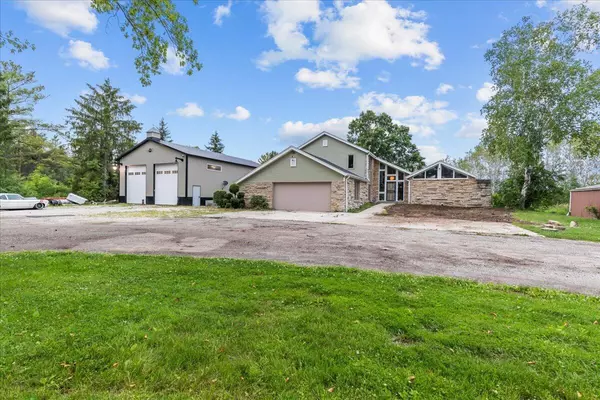 N124W13832 Lovers LANE, Germantown, WI 53022