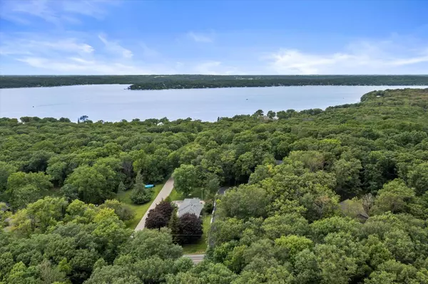 Lake Geneva, WI 53147,W4440 S Lake Shore DRIVE