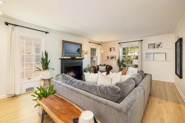 Whitefish Bay, WI 53217,6048 N Kent AVENUE