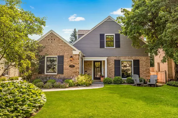 6048 N Kent AVENUE, Whitefish Bay, WI 53217