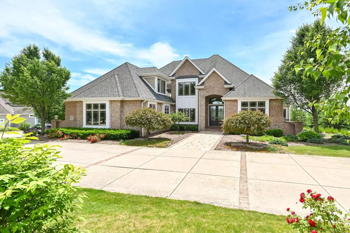 Mequon, WI 53092,6925 W Oakview COURT