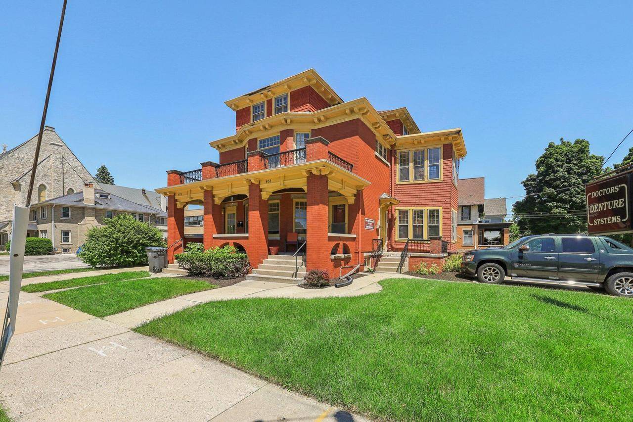 601 N Grand AVENUE, Waukesha, WI 53186
