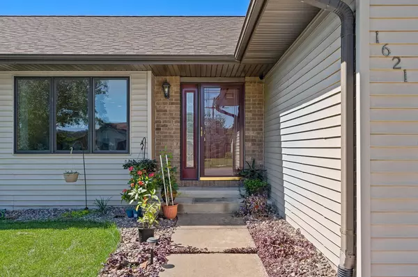 Onalaska, WI 54650,1621 Cliffview AVENUE