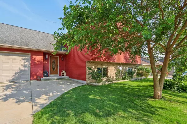 Fall River, WI 53932,255 Jennifer LANE