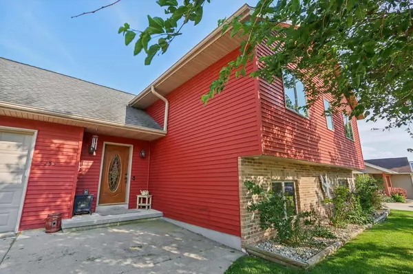 Fall River, WI 53932,255 Jennifer LANE