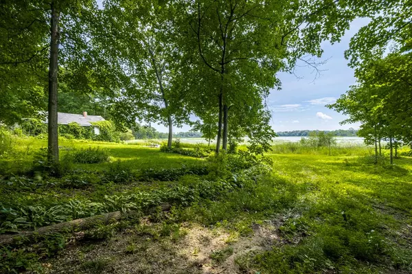 Elkhorn, WI 53121,W6773 LAKESHORE CIRCLE