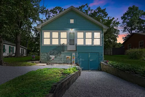 702 Hickory ROAD, Twin Lakes, WI 53181