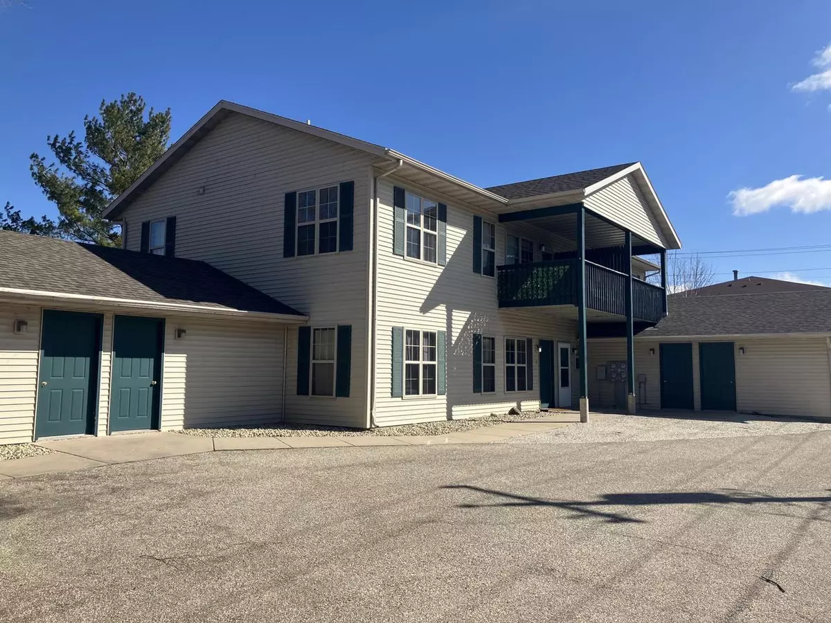 Whitewater, WI 53190,1207 W Carriage DRIVE