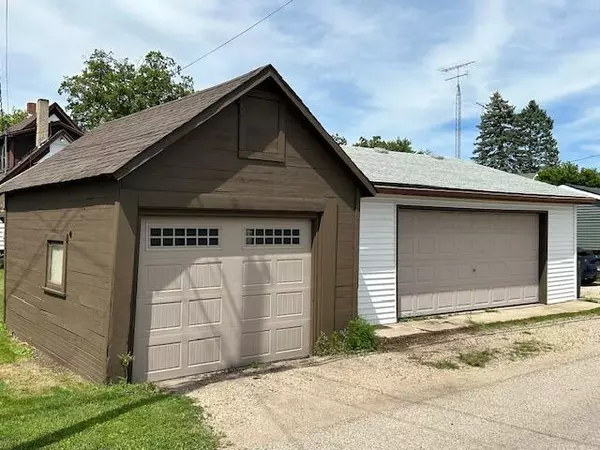 Lake Geneva, WI 53147,1104 Pleasant STREET