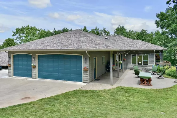 84 Lyngholm DRIVE, Winona, MN 55987