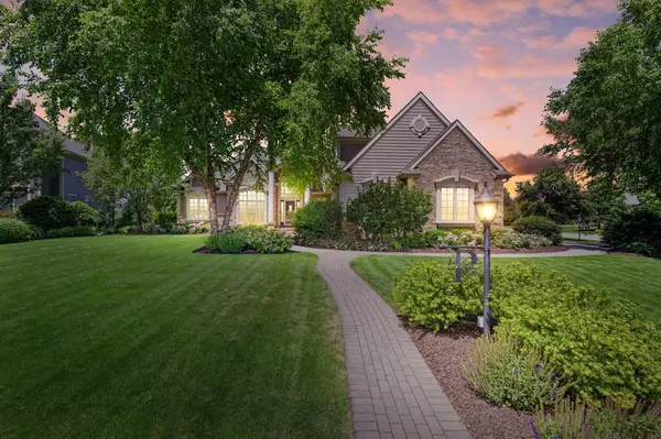 S90W19076 Acorn DRIVE, Muskego, WI 53150