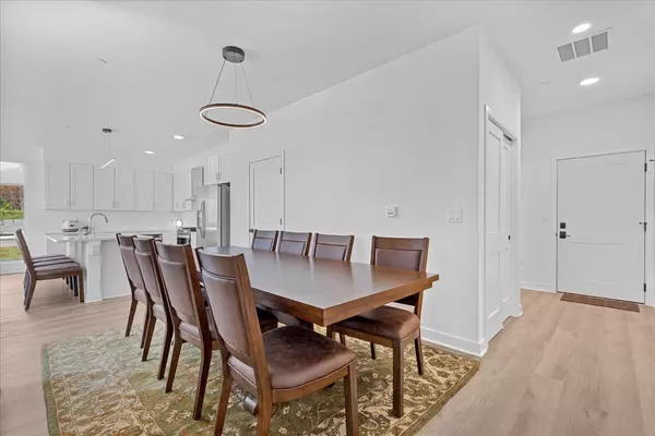 Oak Creek, WI 53154,4163 E Hemlock DRIVE #101