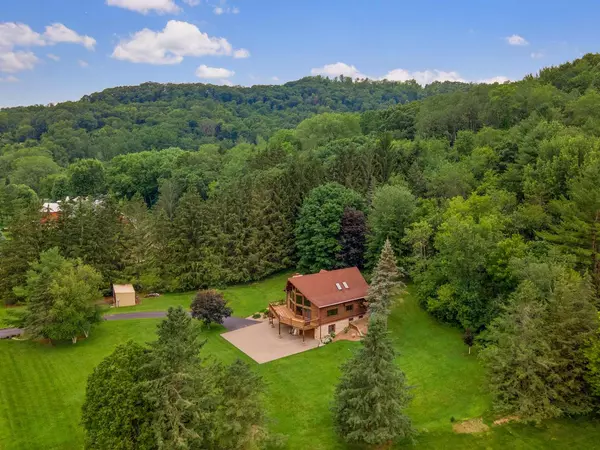 Onalaska, WI 54650,N5097 Green Coulee ROAD