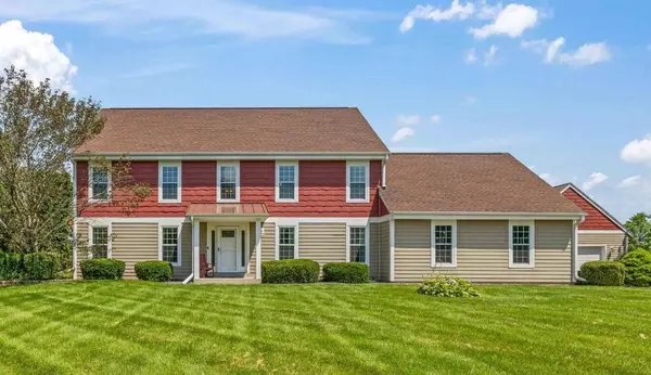 1624 Prairie LANE, Hubertus, WI 53033