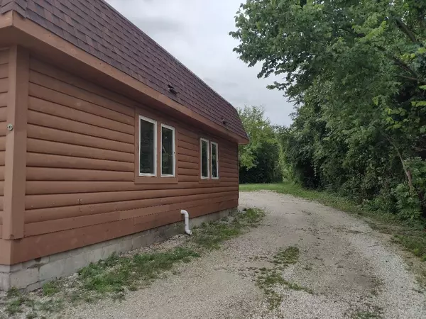 Oak Creek, WI 53154,2429 W Rawson AVENUE