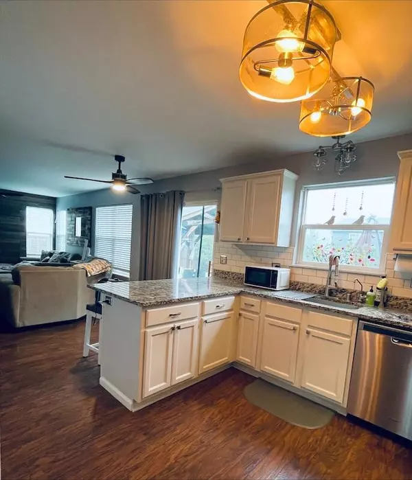 Twin Lakes, WI 53181,1923 Sunset DRIVE