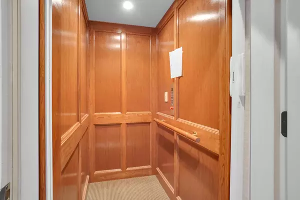 Van Dyne, WI 54979,N8809 Lakeshore DRIVE #3