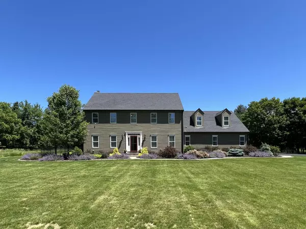 Delafield, WI 53018,67 Oakwood DRIVE