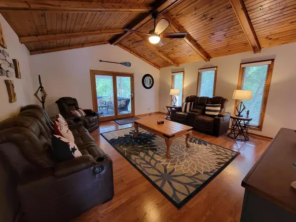 Delavan, WI 53115,2015 Almond DRIVE