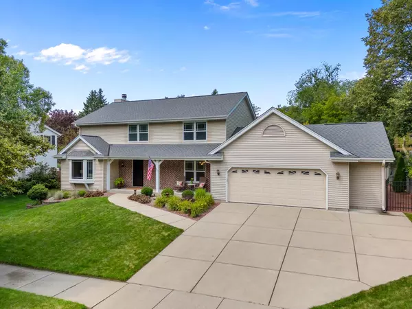 W72N951 Harrison AVENUE, Cedarburg, WI 53012