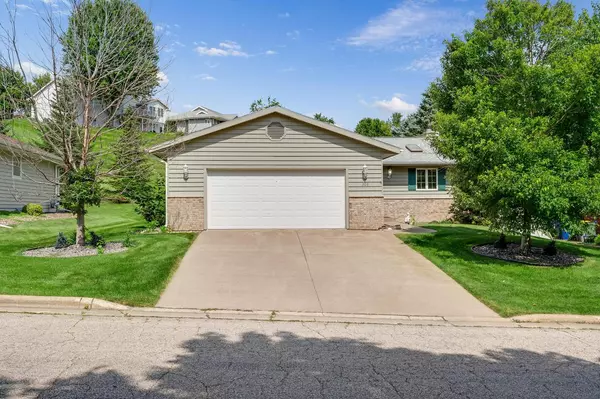 308 Regent DRIVE, La Crescent, MN 55947