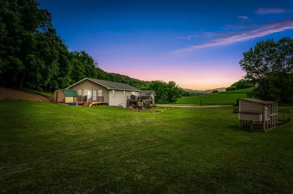 E4253 State Highway 14, Coon Valley, WI 54623