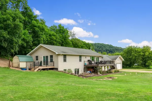 Coon Valley, WI 54623,E4253 State Highway 14