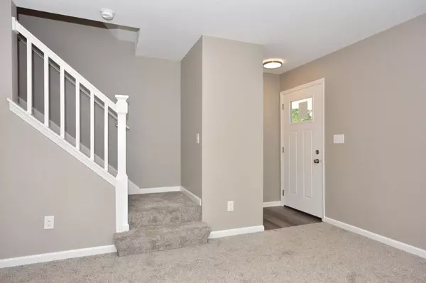 Milwaukee, WI 53218,6928 W Mill ROAD #6930