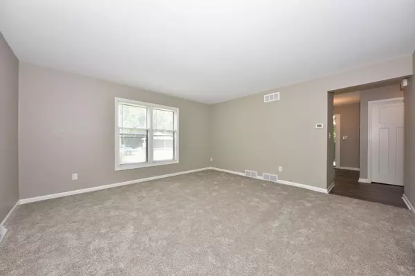 Milwaukee, WI 53218,6928 W Mill ROAD #6930