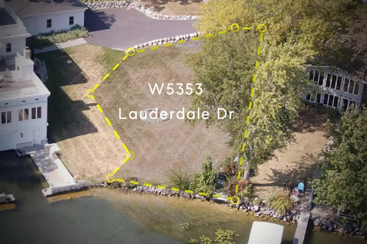 Elkhorn, WI 53121,W5353 LAUDERDALE DRIVE