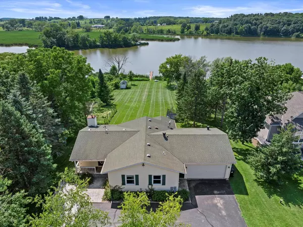 N4855 Sinissippi Point ROAD, Juneau, WI 53039