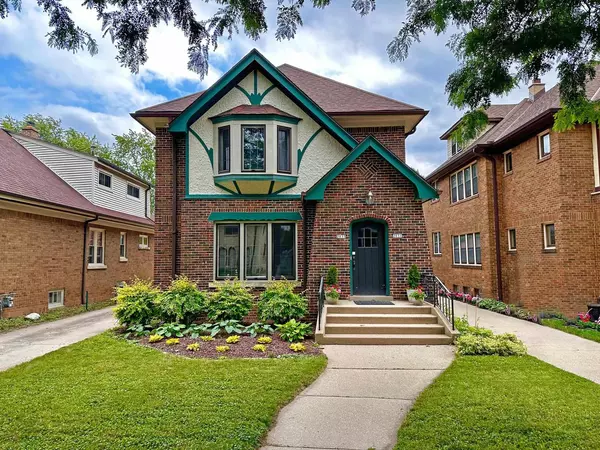 Shorewood, WI 53211,2031 E Marion STREET #2033