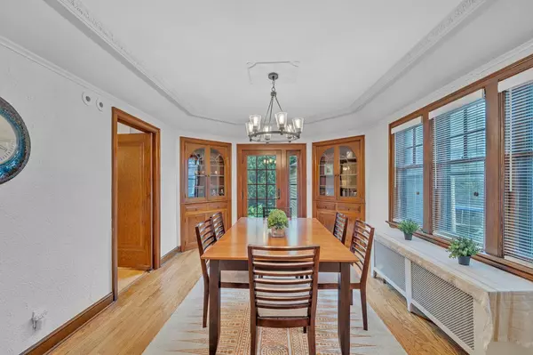 Whitefish Bay, WI 53217,5056 N Larkin STREET