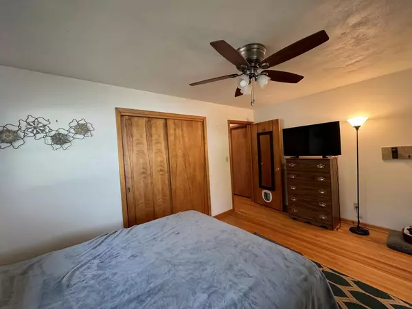 La Crescent, MN 55947,613 1st STREET N