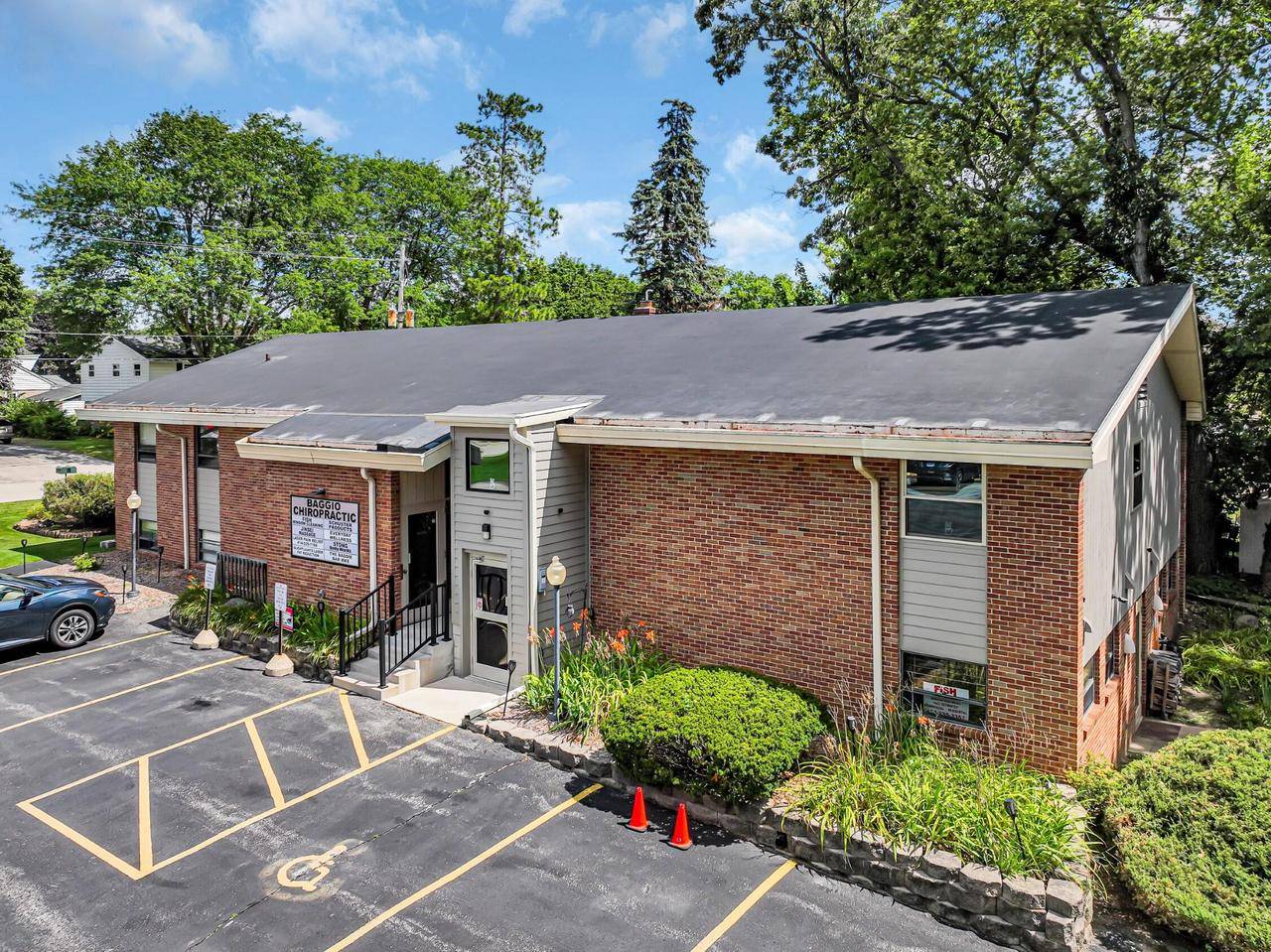 Hales Corners, WI 53130,10555 W Parnell AVENUE