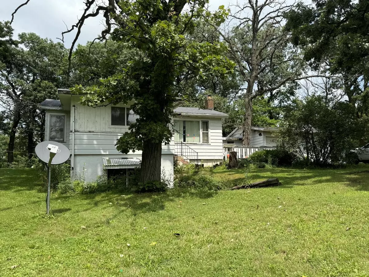 Twin Lakes, WI 53181,148 Sunset COURT