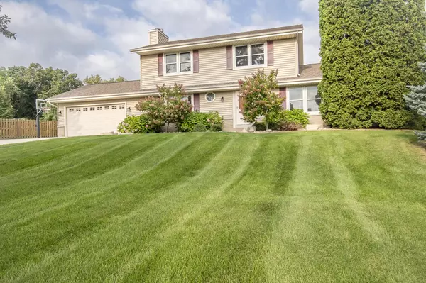 6625 Walters DRIVE, West Bend, WI 53090