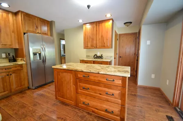Oak Creek, WI 53154,8313 S Woodridge DRIVE