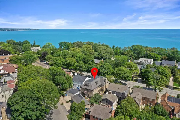 Whitefish Bay, WI 53217,5111 N Lake DRIVE